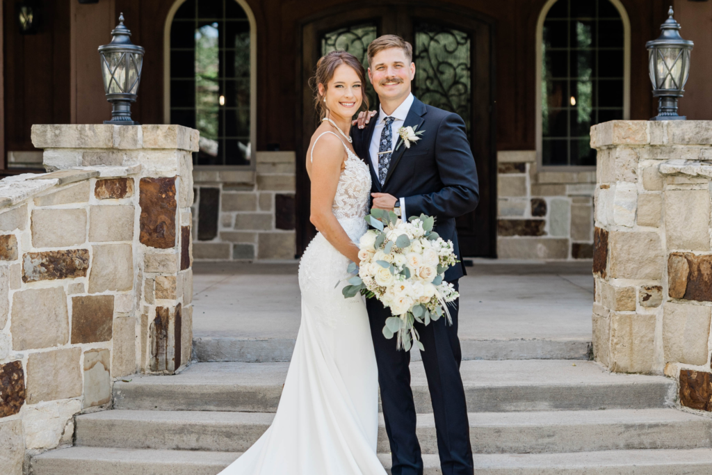 The Taylor wedding day at Rosehill Oaks in Cypress Texas